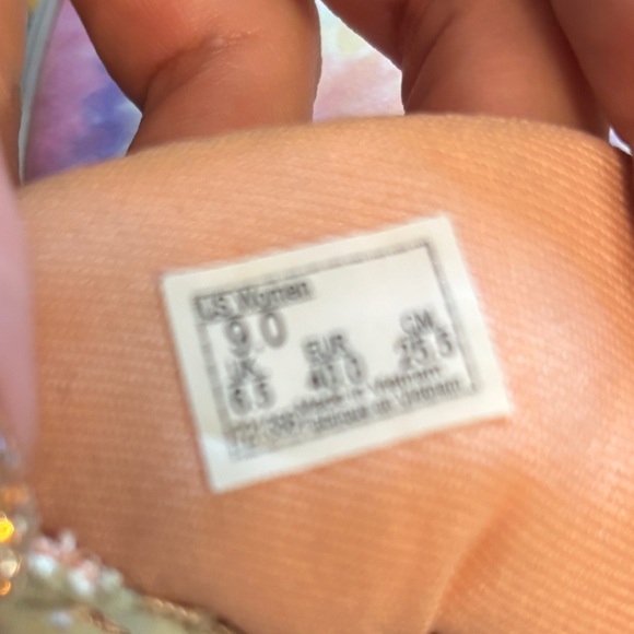 Vans - Picture 3 of 3